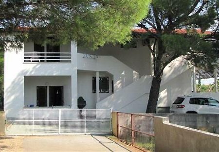 Apartmani Paklenica Starigrad Paklenica Exterior photo